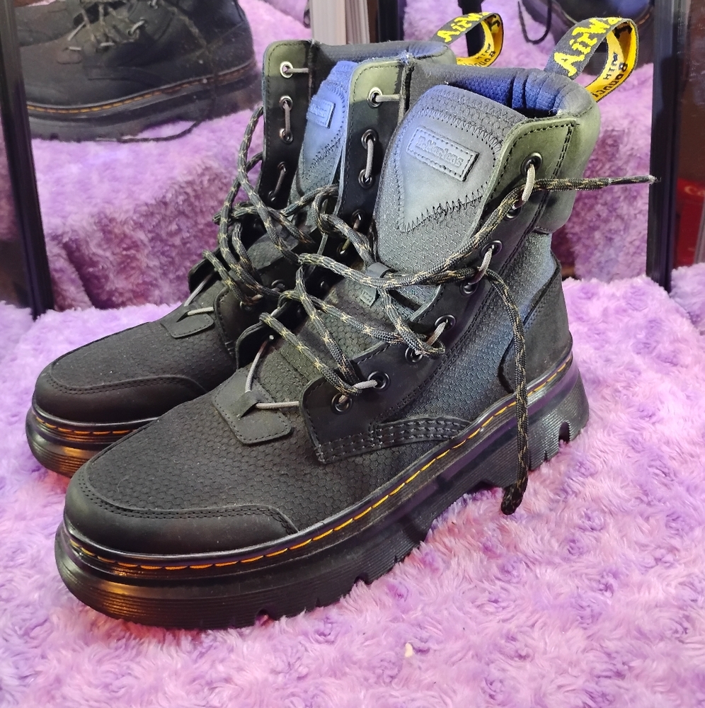 Uni Sex Size 8 Black Dr.Martens